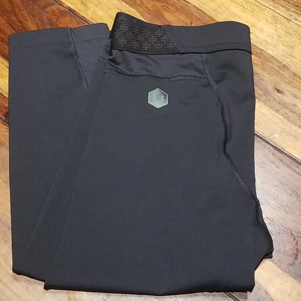 Under Armour 3/4 compression leggings